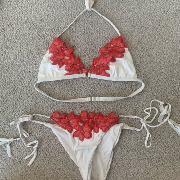 Blue Life Swim / Planet Blue Bikini Top red floral - Picture 2 of 5